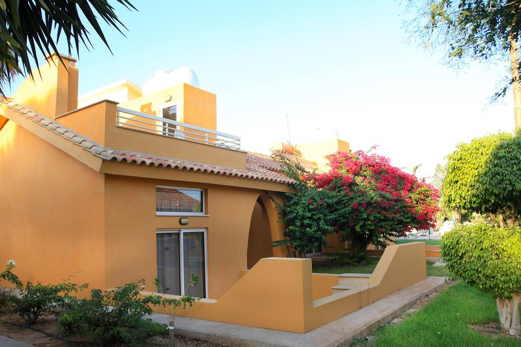 Makronisos Village Айя-Напа
