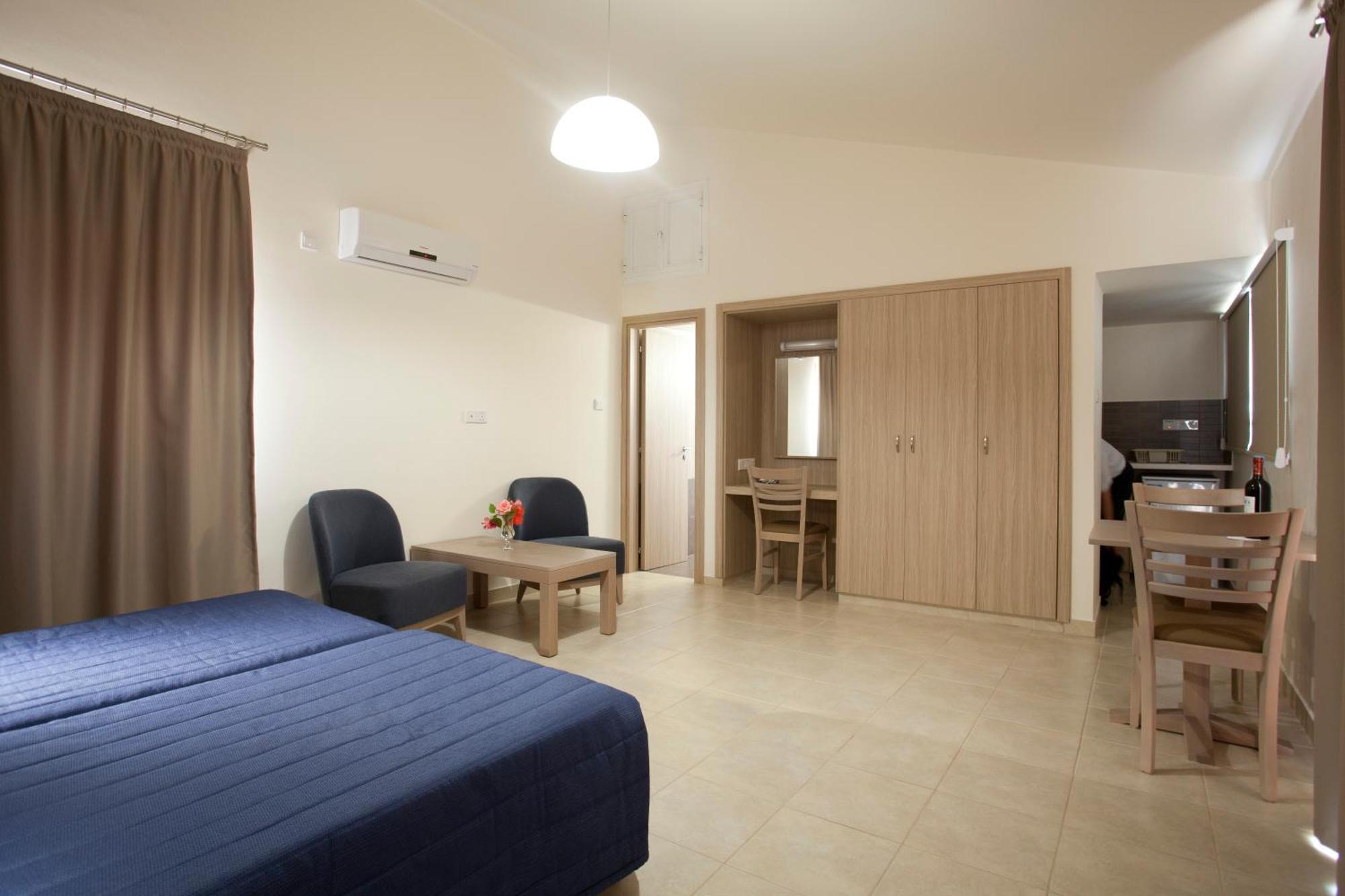 Апарт-отель Makronisos Village 3*